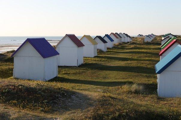 0qNeLCABANES-DE-PLAGE.jpg