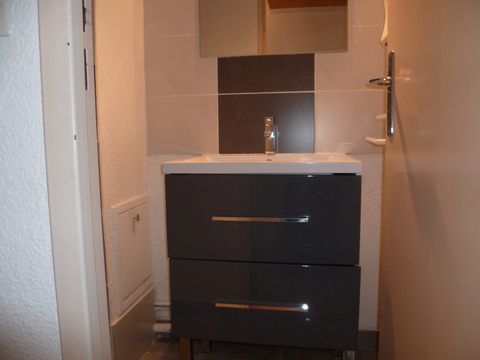 10-nouveaumeuble-lavabo.JPG