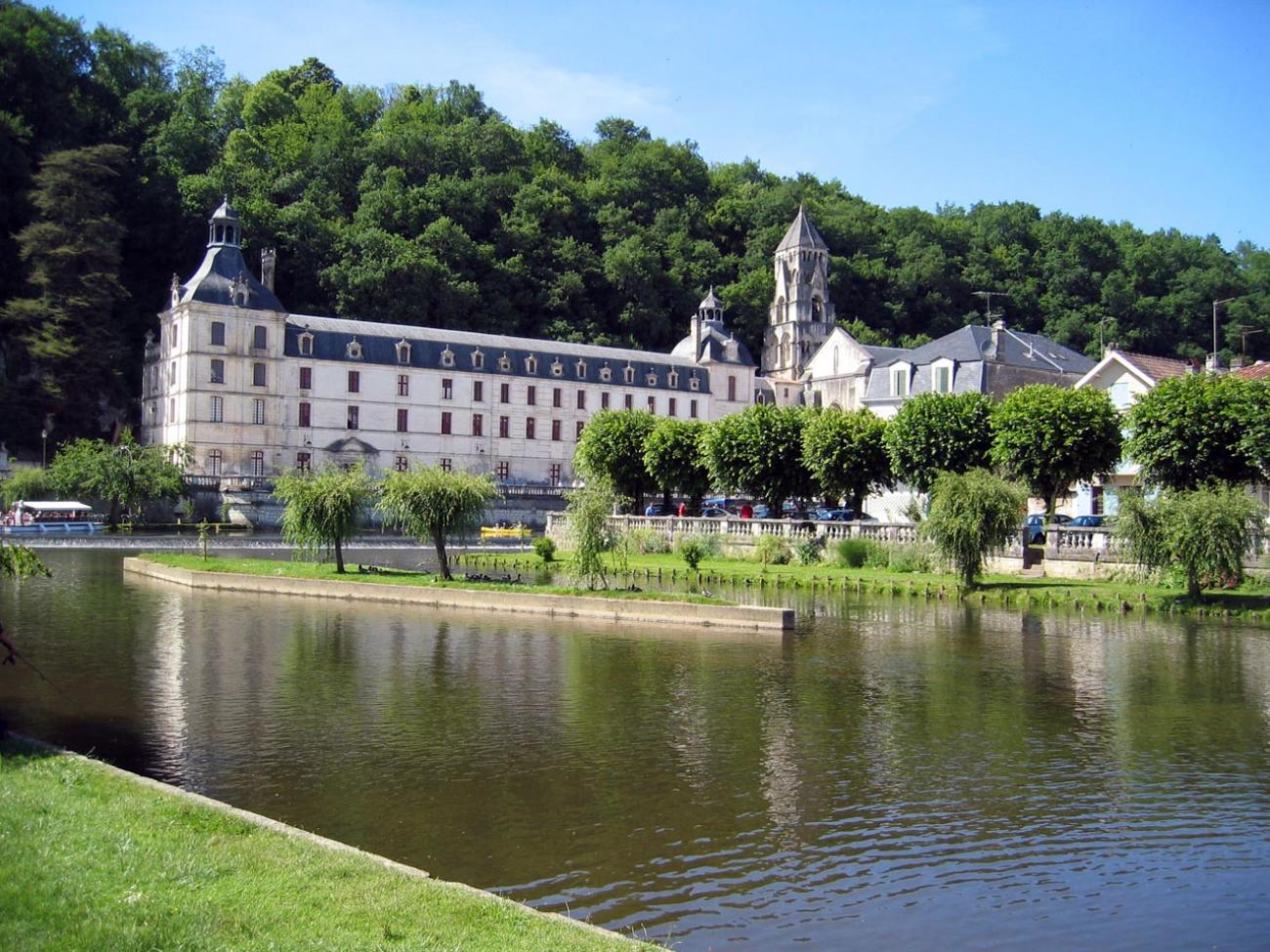 9t5_Abbaye_brantome.jpg