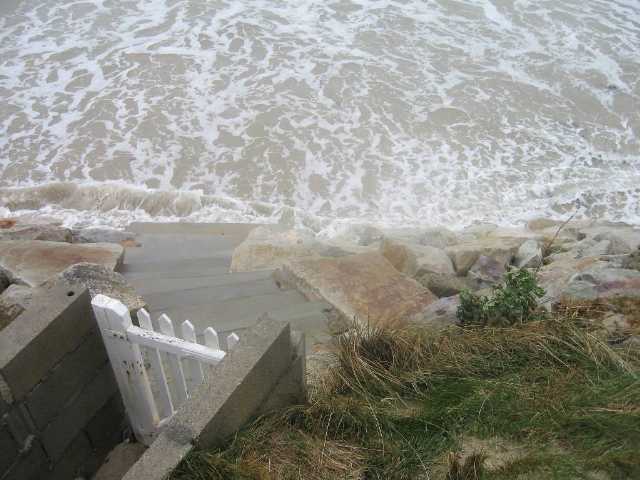 P4IWZmer-au-pied-de-l-escalier.JPG