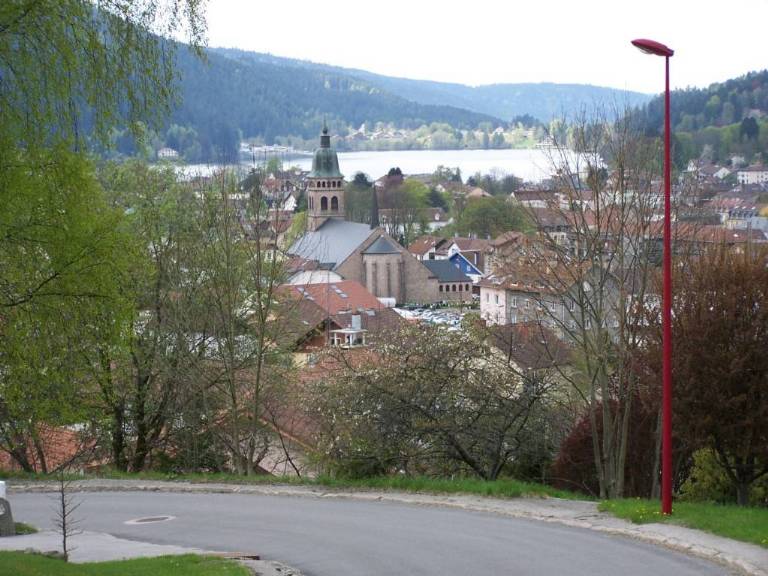 TIYyuvue-sur-lac.jpg