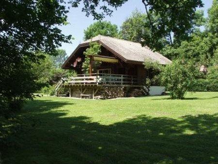 a-chalet-parc-lac-chalain.jpg