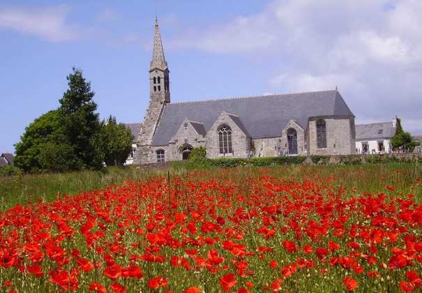 eglise-de-meilars-coquelicots-Copie.jpg