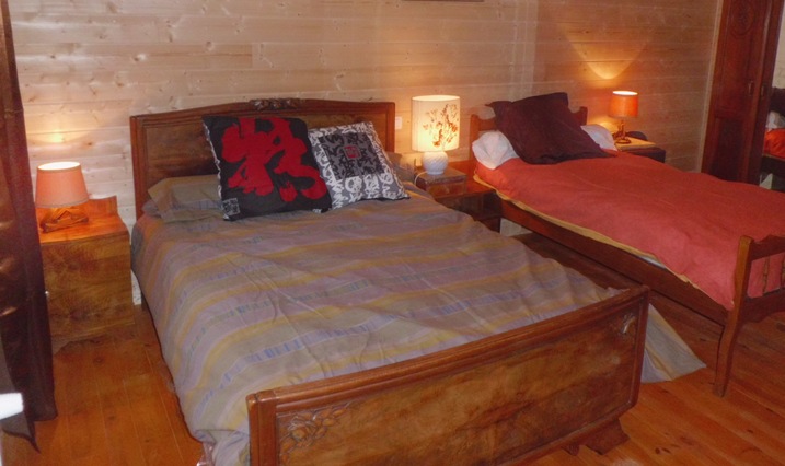 haute-loire-auvergne-chambre-double-red.JPG