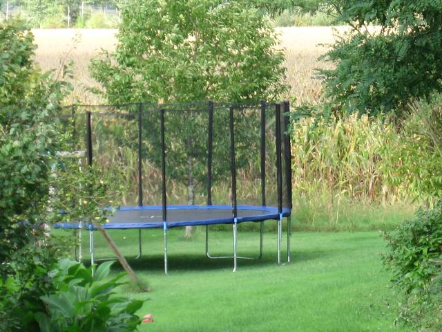 notre-trampoline-pour-la-joie-des-enfants.jpg