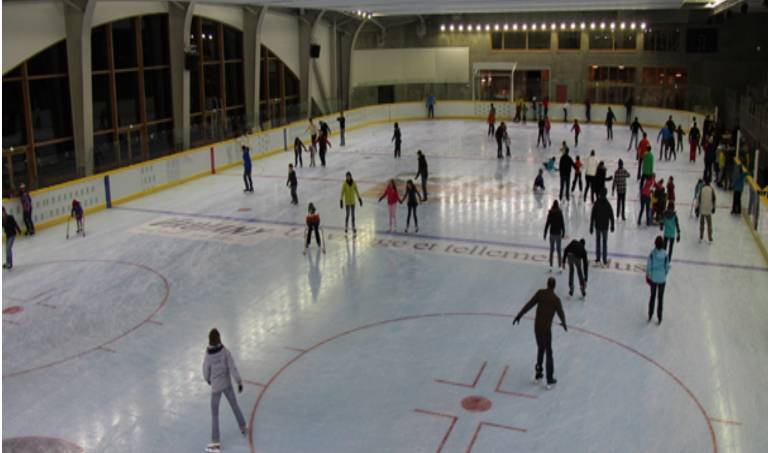 vaujany-patinoire-2-.jpg